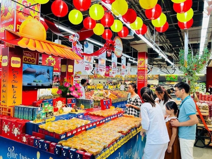 O at dong cua hang roi tranh nhau mo moi, nhung ong vua ban le tro lai hinh anh 3